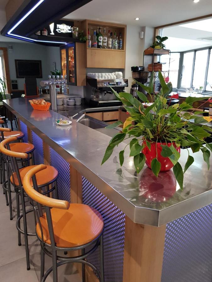 Auberge Des Avenieres Les Avenières 외부 사진